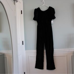 Adelyn Rae Black Ruffle Sleeve Velvet Textured Jumpsuit with Open Back Sz M